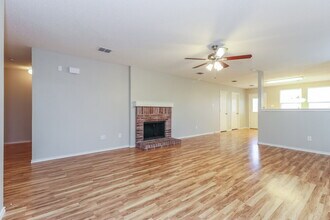 1625 Sierra Meadow Ln in Justin, TX - Building Photo - Building Photo