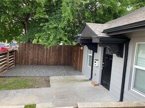 4213 Congress Ave in Dallas, TX - Building Photo - Building Photo
