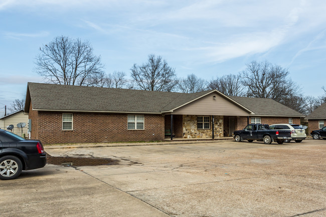 4718 Samantha Ave in Jonesboro, AR - Foto de edificio - Building Photo