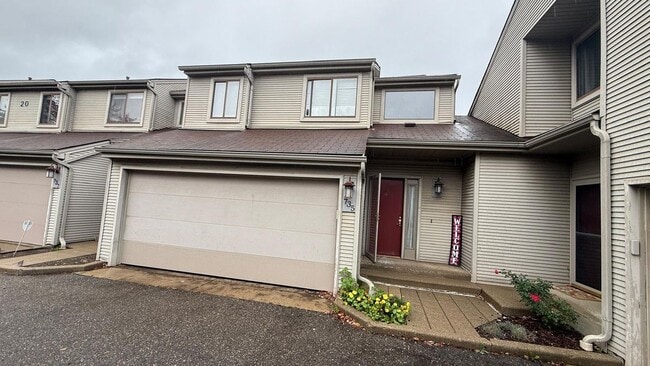 property at 735 Hamilton Ct