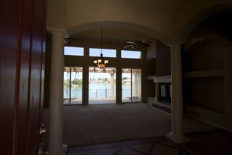 8800 Laguna Dr in Chowchilla, CA - Building Photo - Building Photo