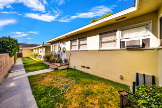 244 W Walnut Ave in Monrovia, CA - Building Photo - Building Photo