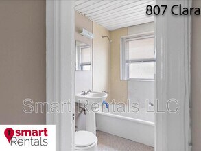 807 Clara Ave in St. Louis, MO - Building Photo - Building Photo