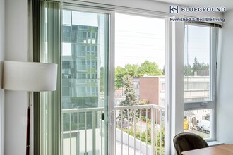 12288 NE 12th Ln in Bellevue, WA - Foto de edificio - Building Photo