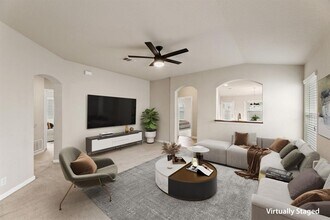 582 Briggs Dr in New Braunfels, TX - Building Photo - Building Photo