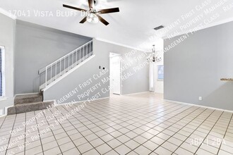 17041 Vista Bluff Dr in San Antonio, TX - Building Photo - Building Photo