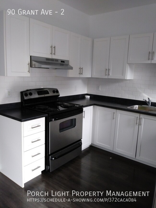 90 Grant Ave in Hamilton, ON - Building Photo - Building Photo