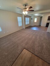 2136 Heritage Mdw Ln in Bryan, TX - Building Photo - Building Photo