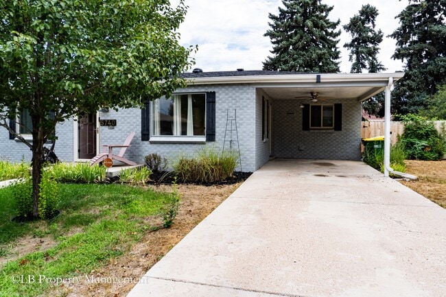5740 S Cherokee St in Littleton, CO - Building Photo - Building Photo