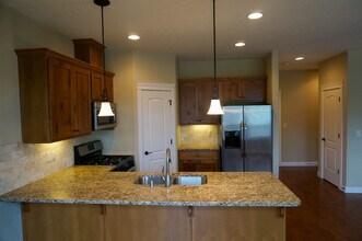 7421 NE 58th Way in Vancouver, WA - Building Photo - Building Photo