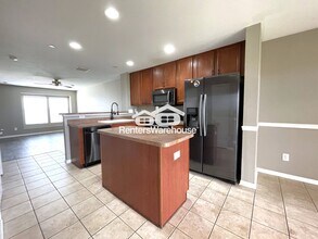 507 Vincinda Crest Way in Tampa, FL - Foto de edificio - Building Photo