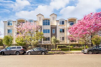 Residential Condominum in Los Angeles, CA - Building Photo - Building Photo