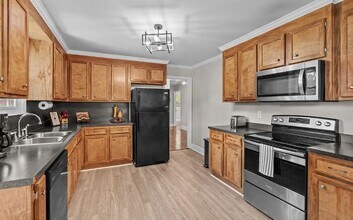 711 Indigo Ave in Cayce, SC - Building Photo - Building Photo