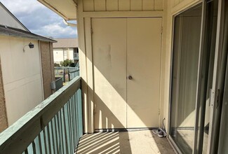 250 El Dorado Blvd in Webster, TX - Building Photo - Building Photo