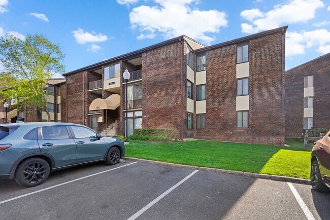 7812 Hanover Pkwy in Greenbelt, MD - Building Photo - Building Photo