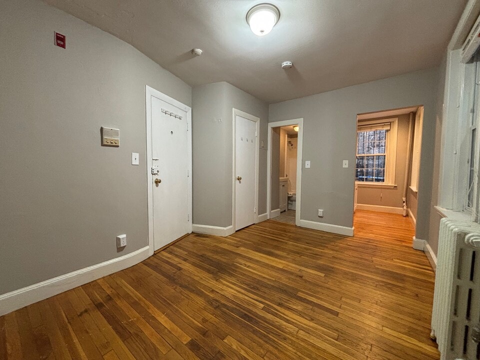 29 Myrtle St, Unit C1 in Boston, MA - Building Photo