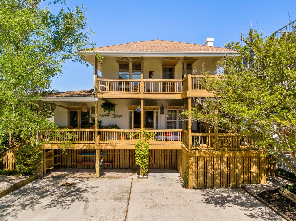 511 Channel Dr N, Unit Boho Beach Hideaway Unit in Wrightsville Beach, NC - Building Photo