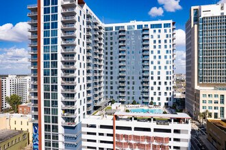 Nine15 in Tampa, FL - Foto de edificio - Building Photo