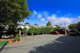 Costa Mesa Cottages in Costa Mesa, CA - Building Photo - Building Photo