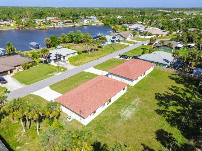 406 Border St in Port Charlotte, FL - Building Photo - Building Photo