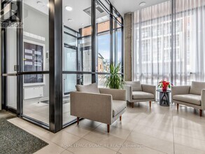 160 Canon Jackson Dr in Toronto, ON - Building Photo - Building Photo