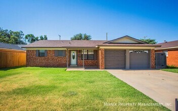 5523 17th Pl in Lubbock, TX - Building Photo - Building Photo