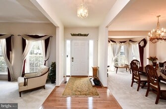 12508 Chippenham Ct in Bristow, VA - Foto de edificio - Building Photo