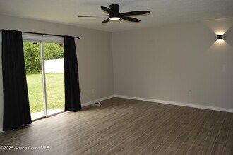 1234 Randy Ave SE in Palm Bay, FL - Foto de edificio - Building Photo