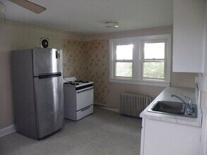 48 E Summit Ave, Unit Apt 2 in Wilmington, DE - Building Photo - Building Photo