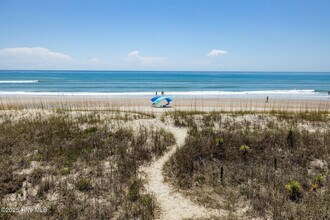223 Hoffman Beach Rd in Atlantic Beach, NC - Building Photo - Building Photo