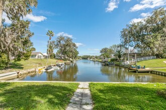 8 Fanwood Ct in Palm Coast, FL - Building Photo - Building Photo