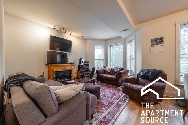 1935 N Wood, Unit 2