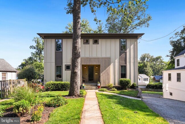 property at 5321 Glenwood Rd