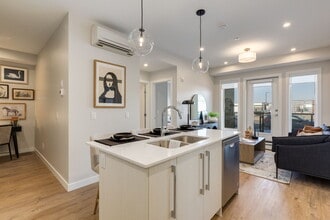 Atlas Apartments in Calgary, AB - Building Photo - Building Photo