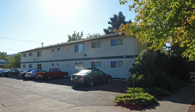 Greenwood Apartments in Eugene, OR - Foto de edificio - Building Photo