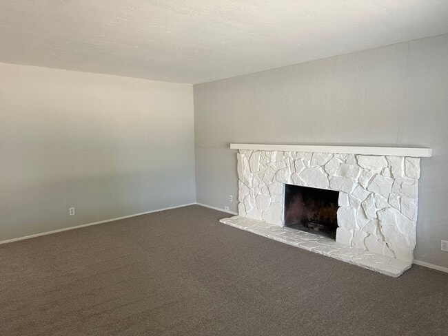 1276 Hillsdale Ave in San Jose, CA - Building Photo - Building Photo