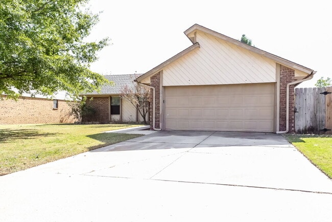 808 Waterview Rd in Oklahoma City, OK - Foto de edificio - Building Photo