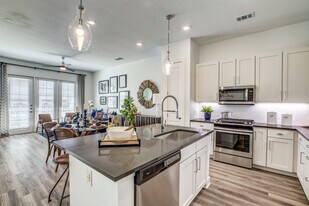 11200 Lockwood Rd in Houston, TX - Building Photo