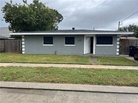 2716 Riverland Dr in Chalmette, LA - Building Photo