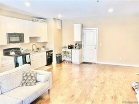 283 S 4th Ct in Deer Trail, CO - Building Photo