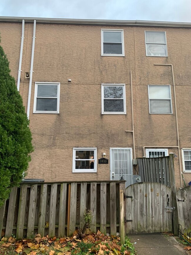 property at 1433 Townway