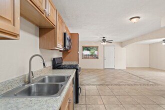 1178 Calle Madera in Bernalillo, NM - Building Photo - Building Photo