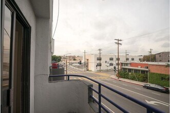3426 1st St in Los Angeles, CA - Building Photo - Building Photo