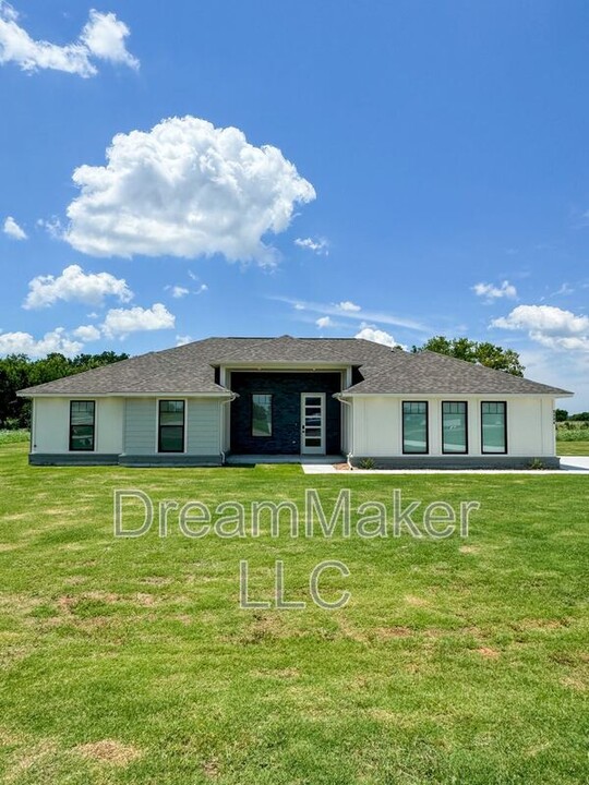 5386 Lily Ln in Goldsby, OK - Foto de edificio