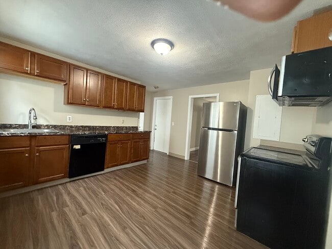 25 Holman St, Unit 1