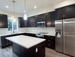 6753 Rhea Ct in Los Angeles, CA - Foto de edificio - Building Photo