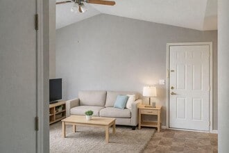 PINE GROVE APARTMENTS in Bluffton, IN - Building Photo - Building Photo