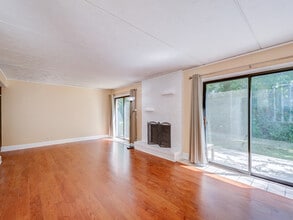715 Whalom Ln in Schaumburg, IL - Building Photo - Building Photo