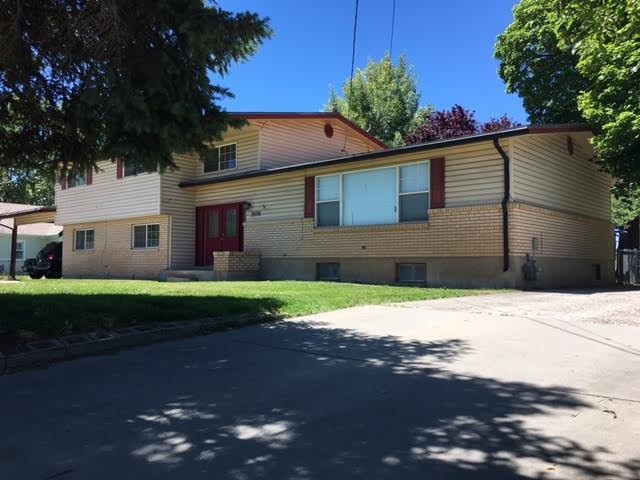 Yellow Triplex in Syracuse, UT - Building Photo - Building Photo