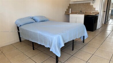 26 Diplomat Pkwy in Hallandale Beach, FL - Building Photo - Building Photo